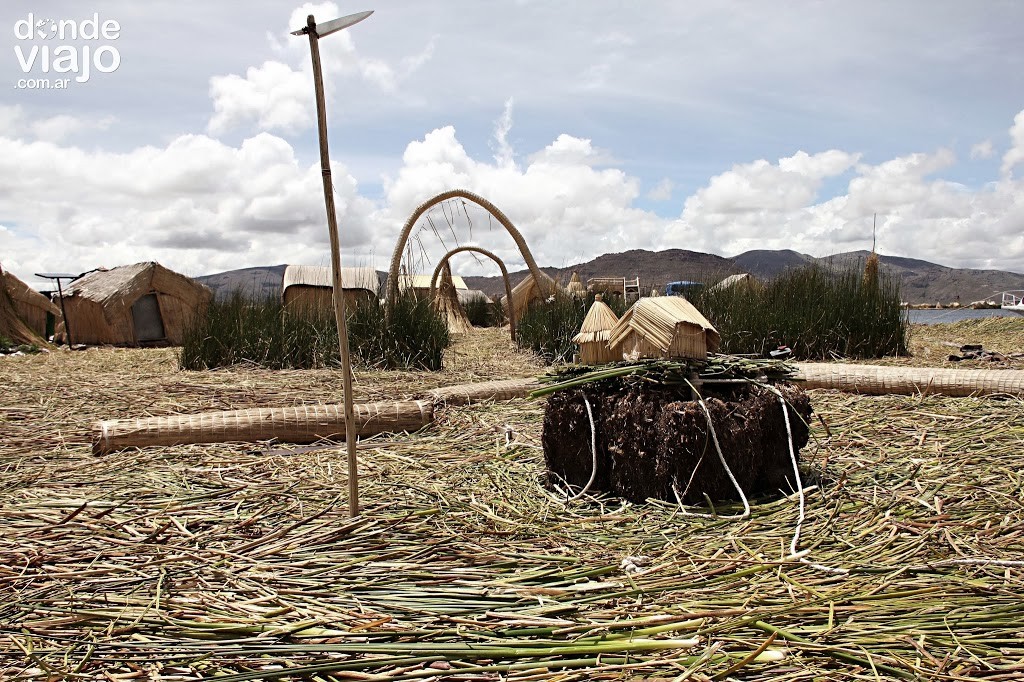 Isla de los Uros, Perú