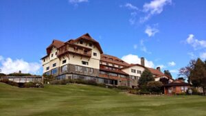 Lee más sobre el artículo Hotel Llao Llao en Bariloche: cómo es por dentro