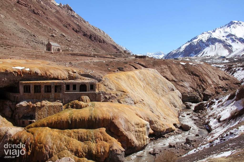 Puente del Inca con nieve