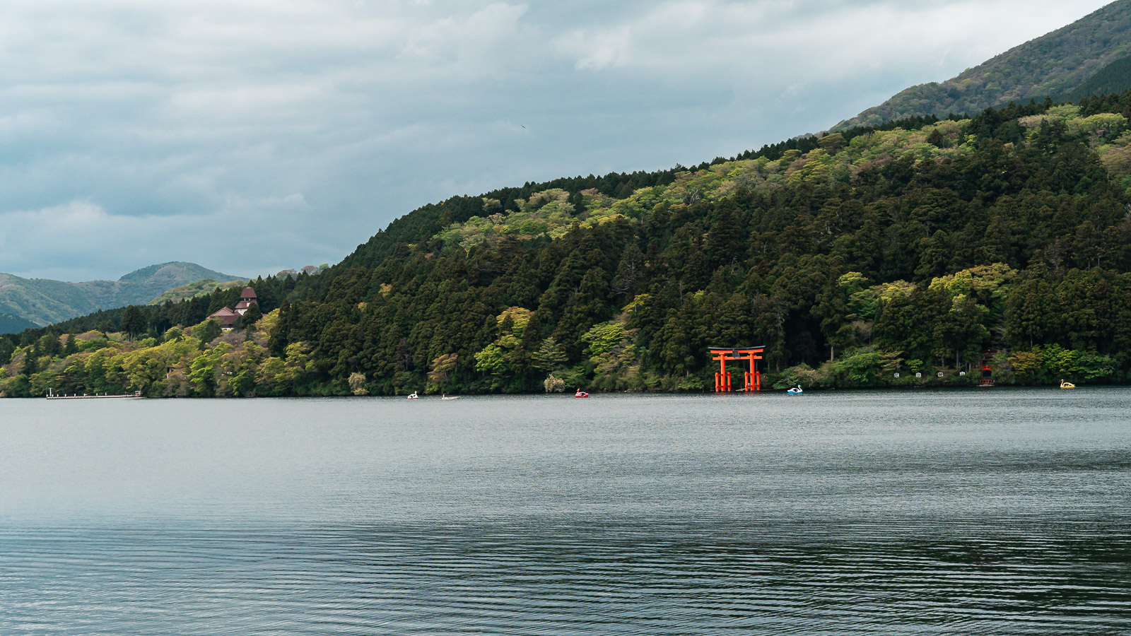 Vista del lago Ashi, durante el Hakone Loop, Hakone.