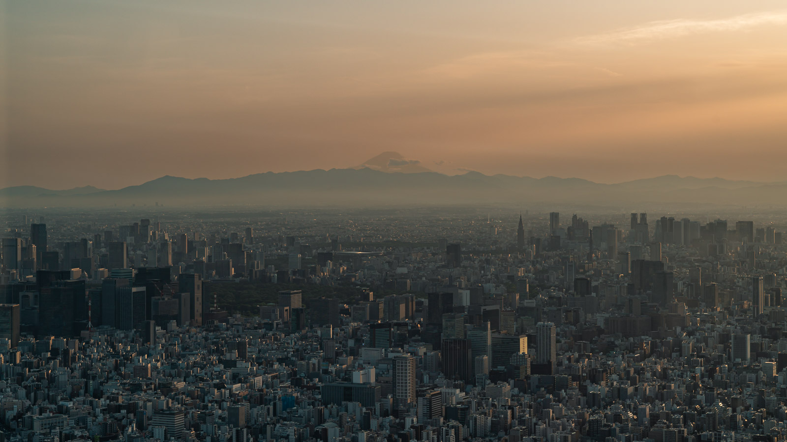 Atardecer desde la torre Skytree en Tokio, Asakusa. 
