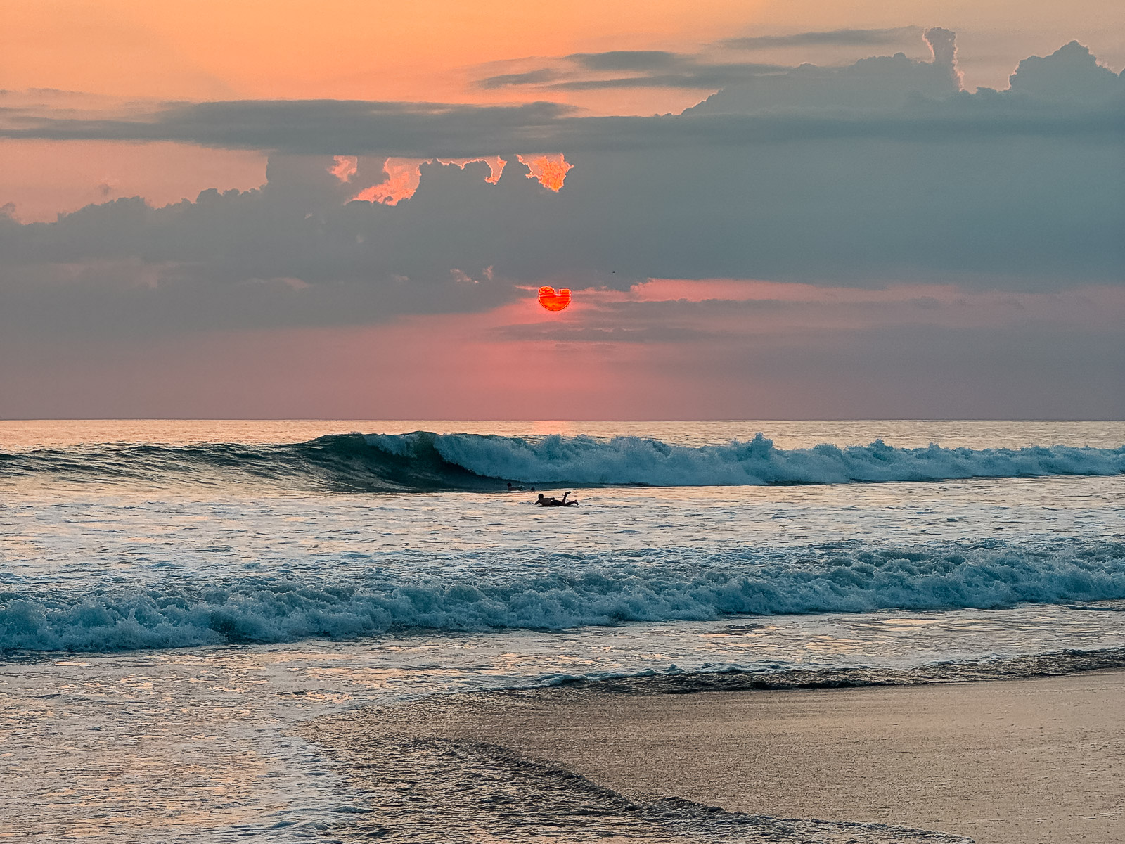 Atardecer en la playa de Santa Teresa, Costa Rica