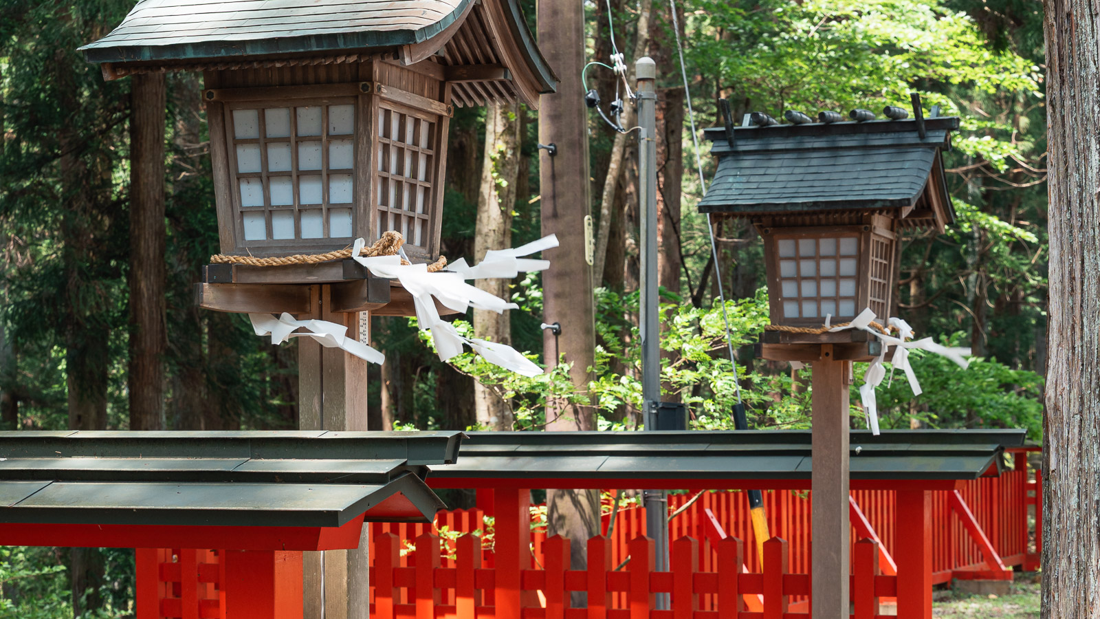 Detalles de un santuario durante el Walking Course de Takayama.